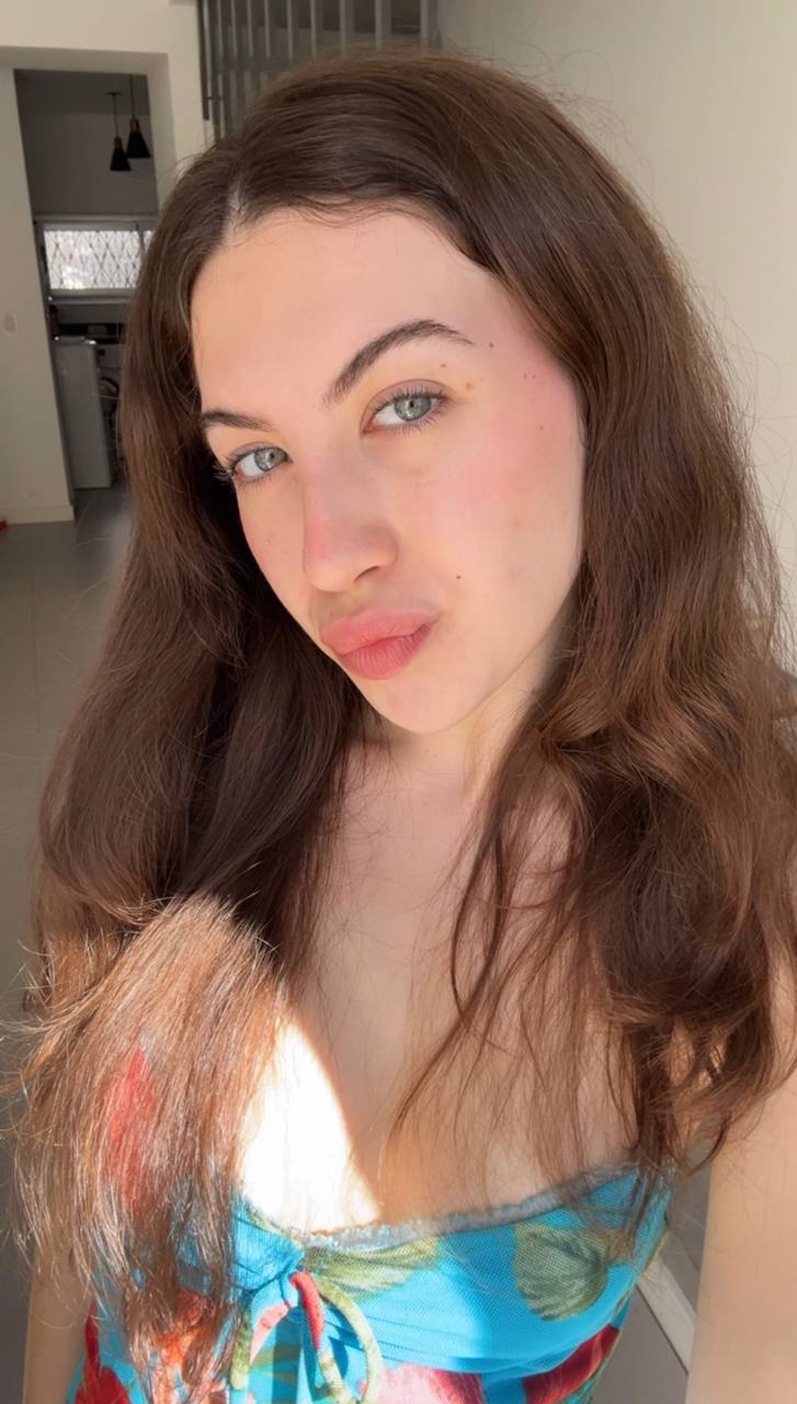 Nude girl Amber in Hiroshima