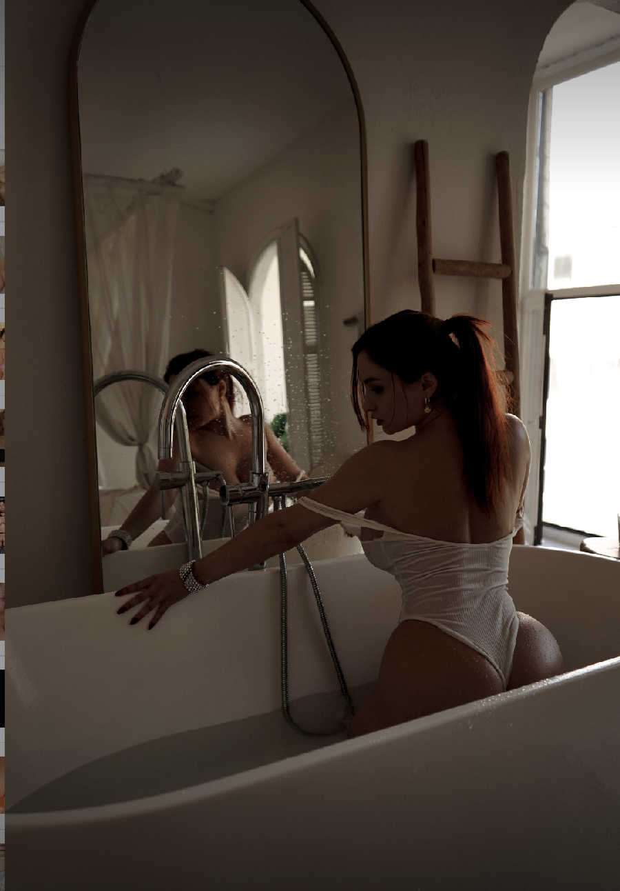 A playful frame from Miranda Faith nude — online in Hiroshima