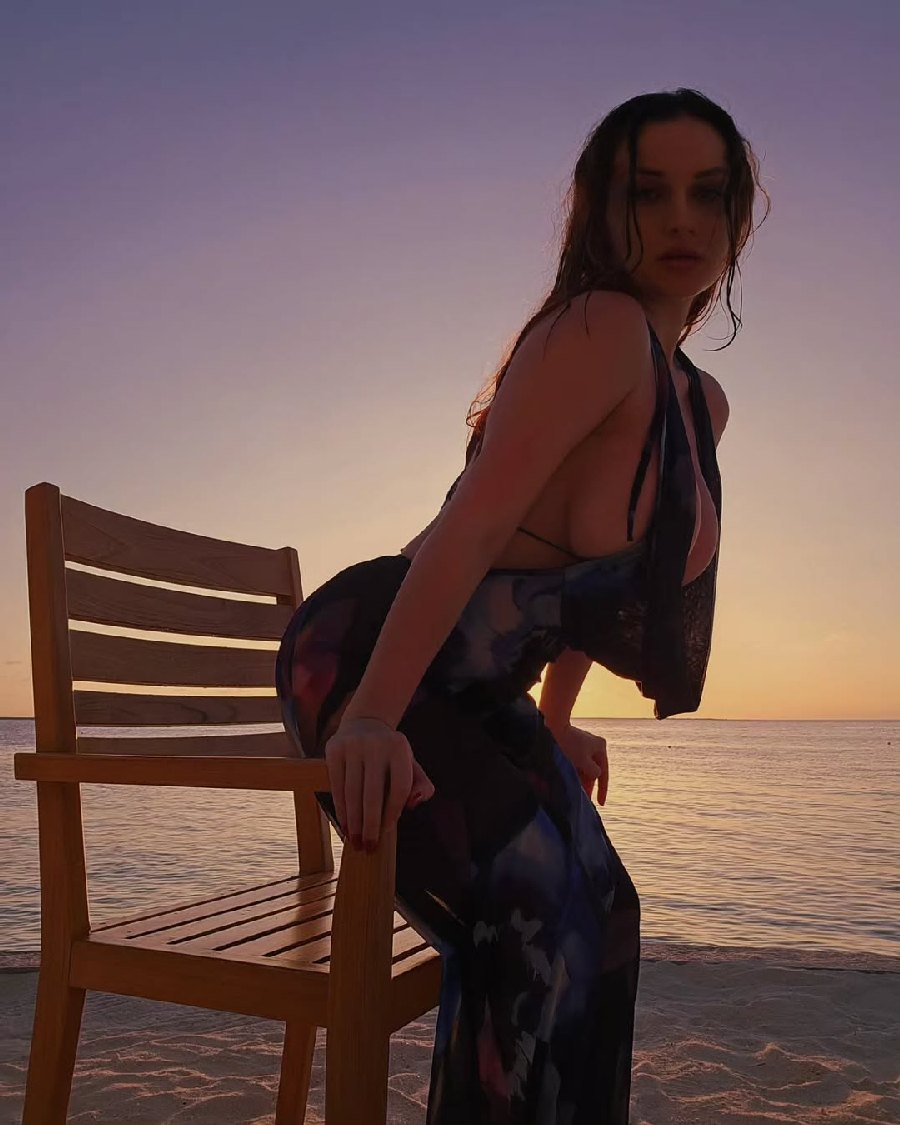 Sexy girl Miranda Faith nude in Hiroshima