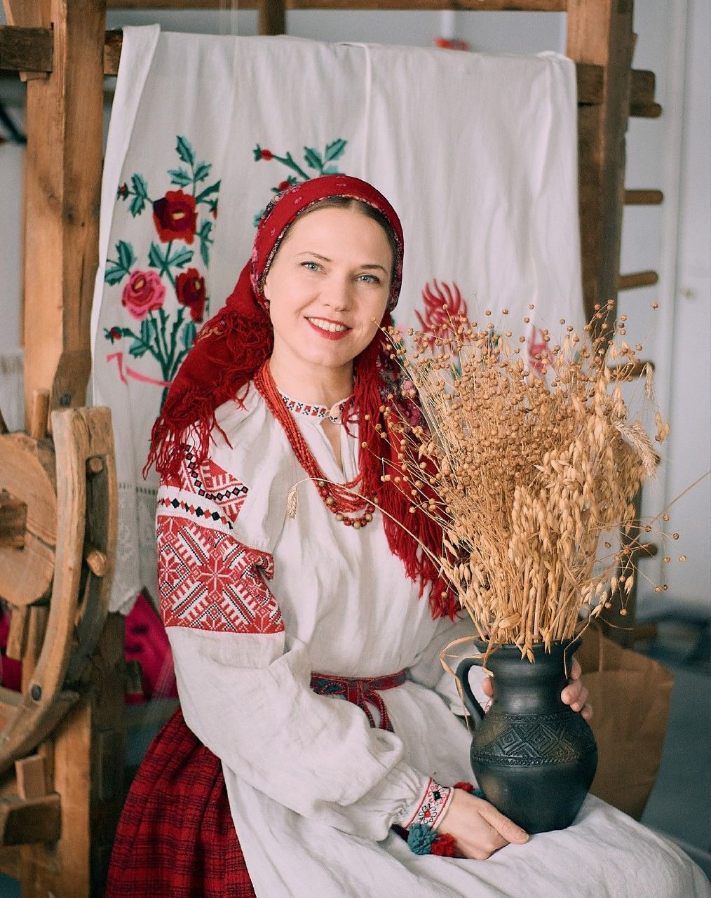 Women in Slavic costumes in Hiroshima