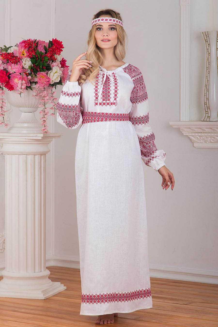 Women in Slavic costumes in Hiroshima