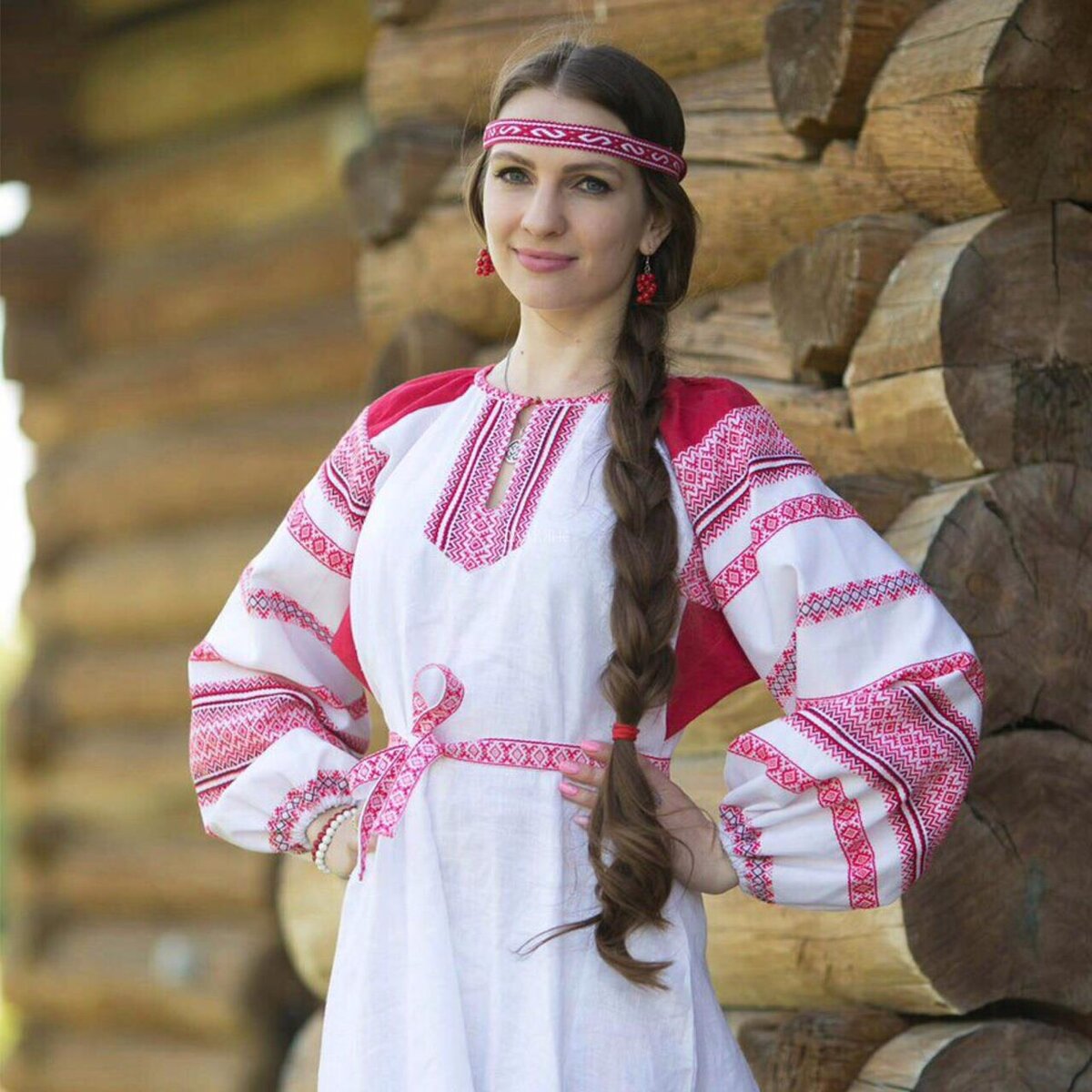Girls in Slavic costumes in Hiroshima